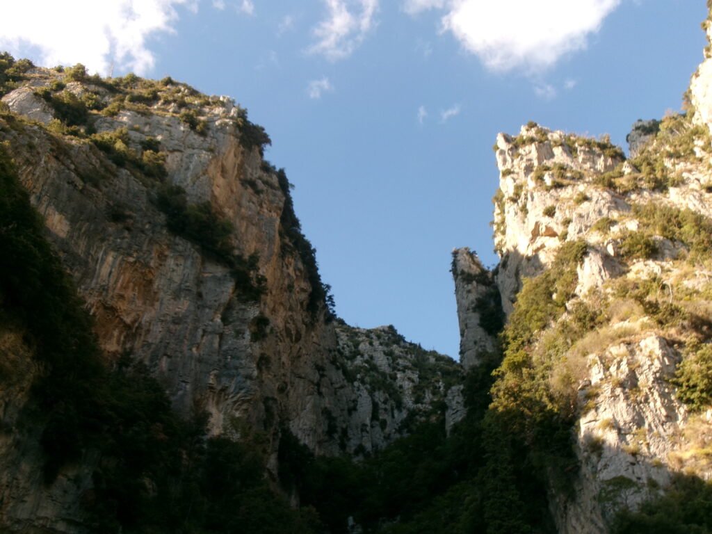 Positano Yoga Retreat, see the cliffside with Maria